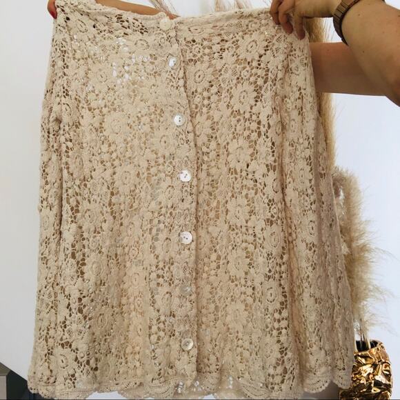 FP FREE PEOPLE Cream Lace Bell Long Sleeve Button Back Blouse Top Sweater XS - Picture 4 of 8